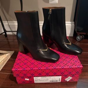 NWT Tory Burch Black Leather Equestrian Link Boots